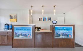 Motel 6-Falls Church, VA - Arlington Boulevard