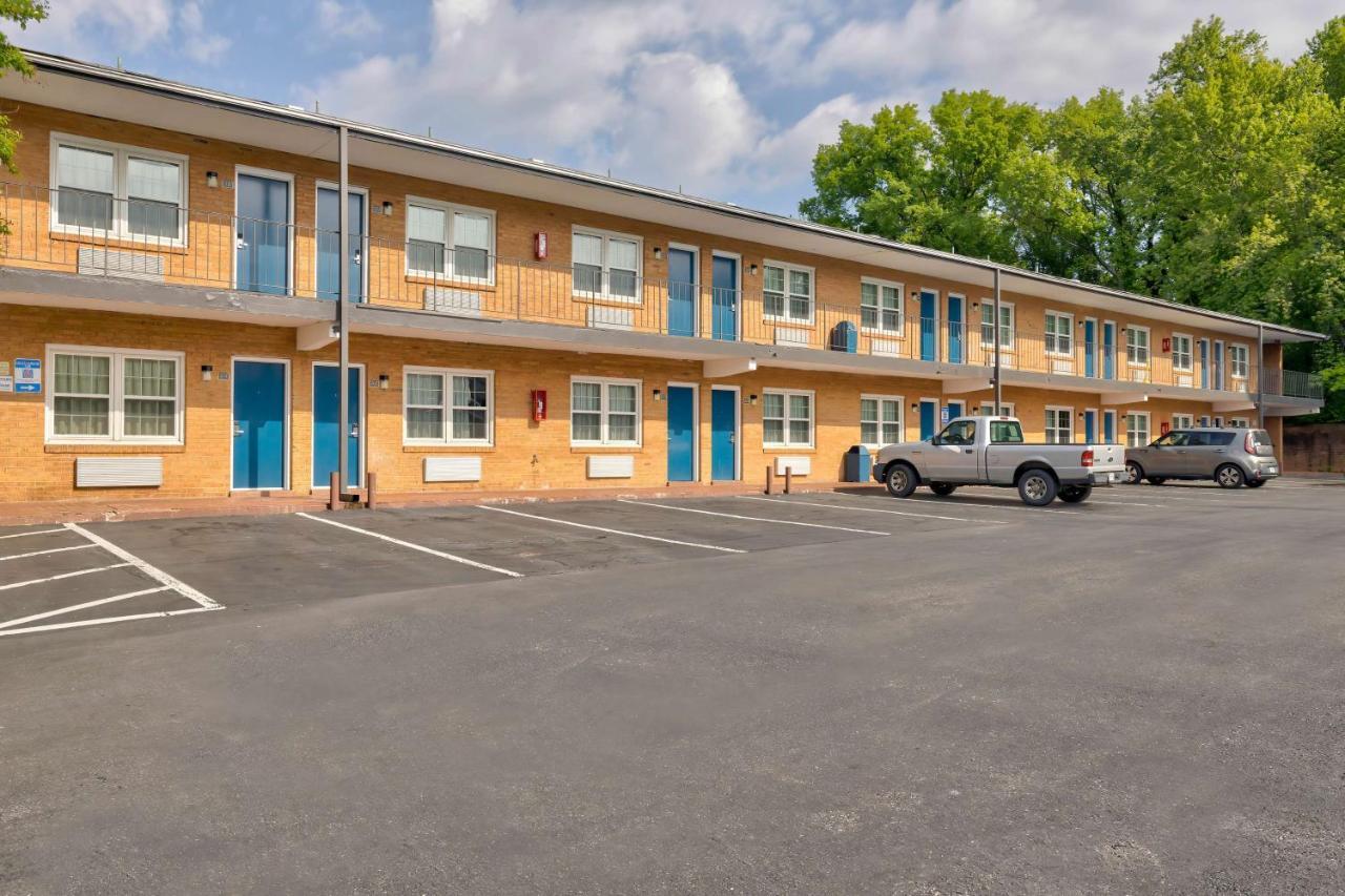 Motel 6-Falls Church, VA - Arlington Boulevard Exterior foto